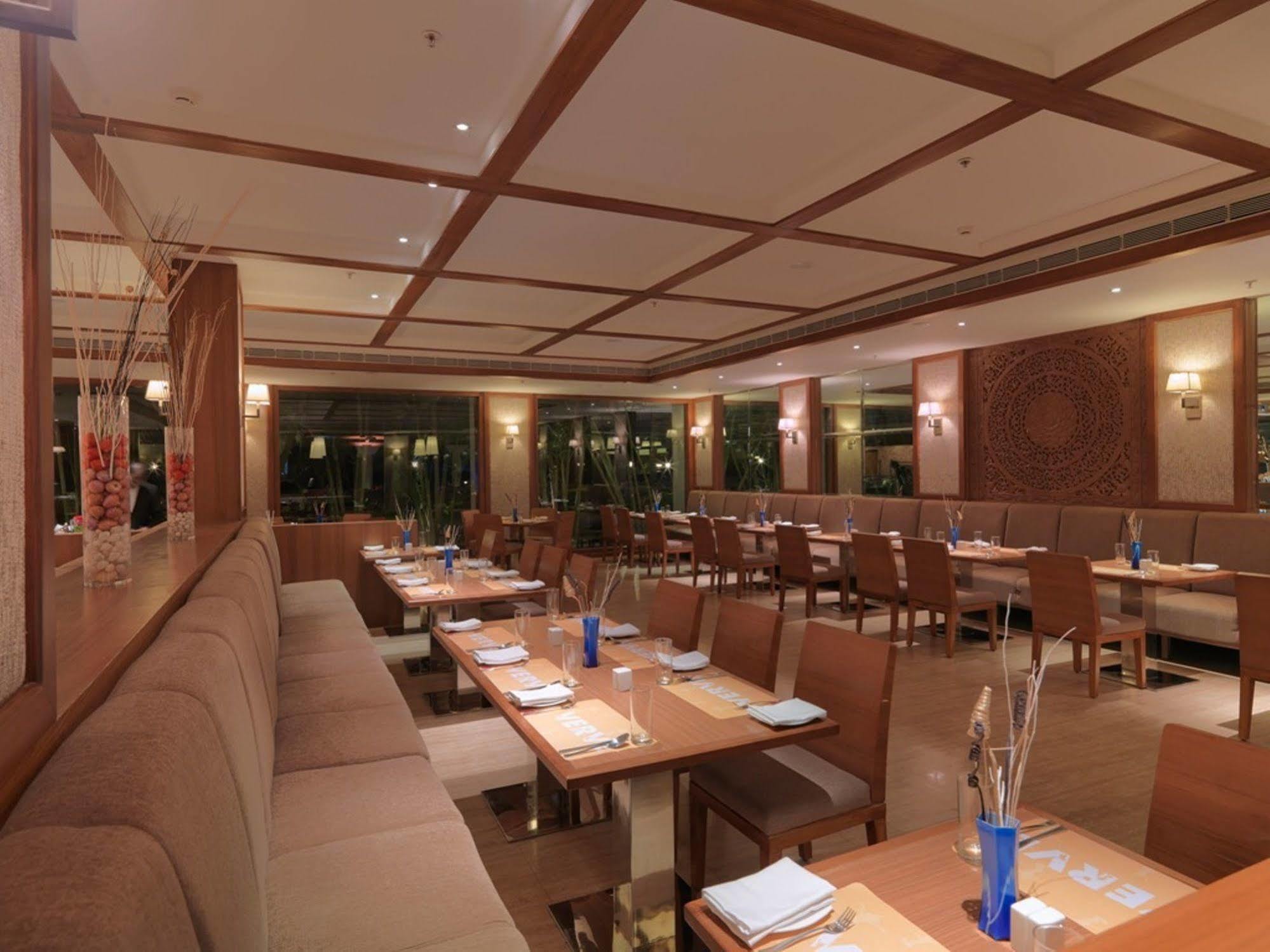 सहारा Royal Orchid & Convention Centre, Yelahanka