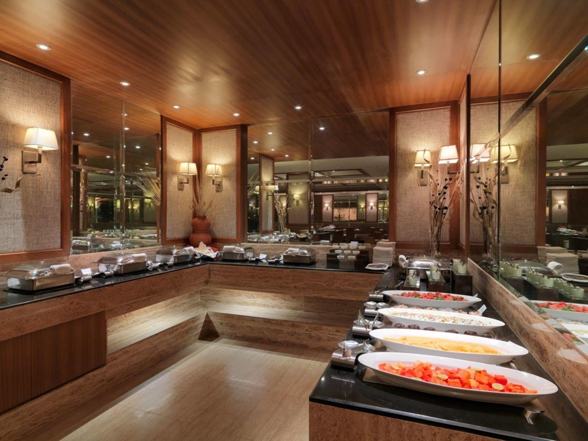सहारा Royal Orchid & Convention Centre, Yelahanka Bangalore