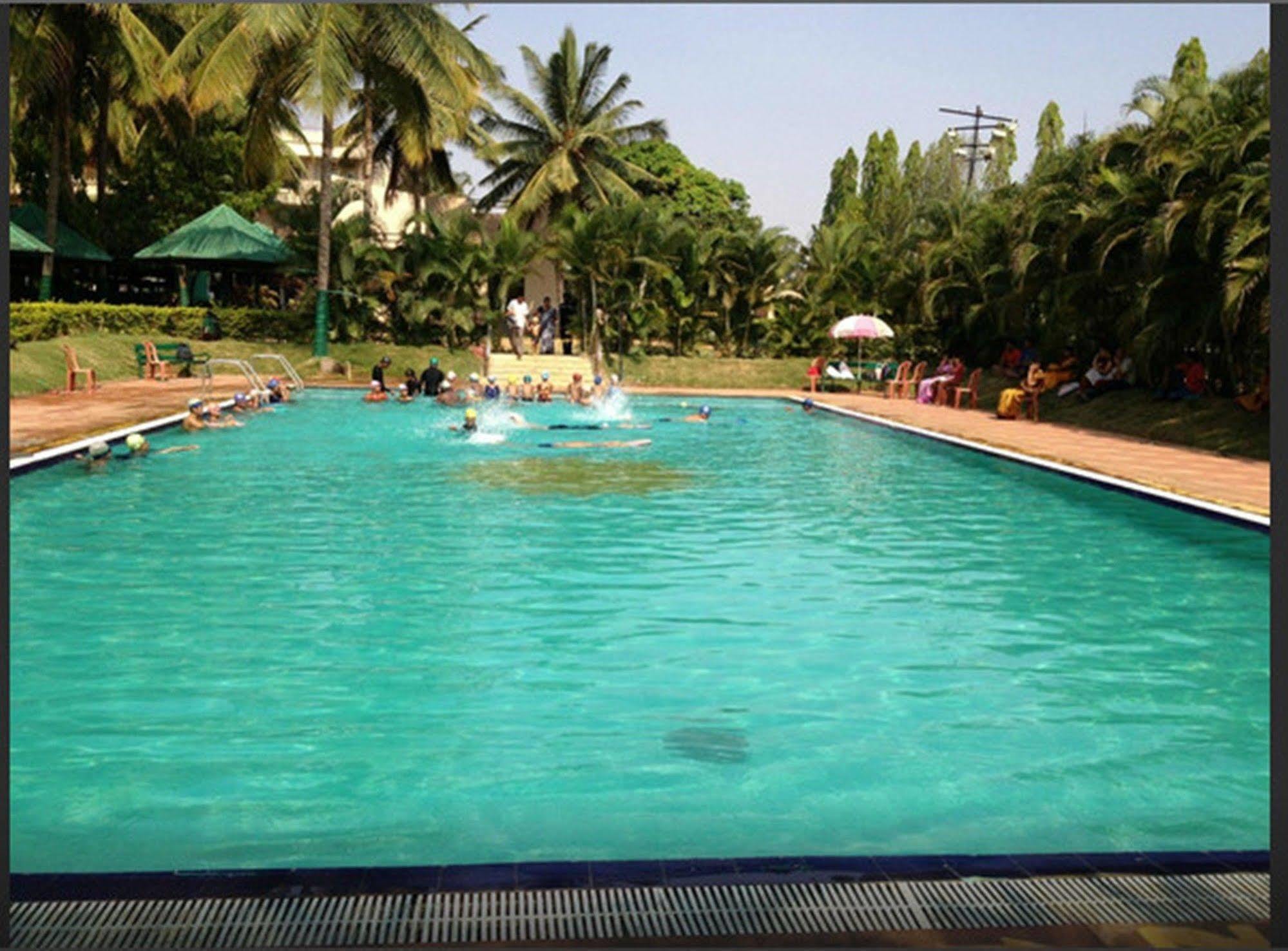 सहारा Royal Orchid & Convention Centre, Yelahanka